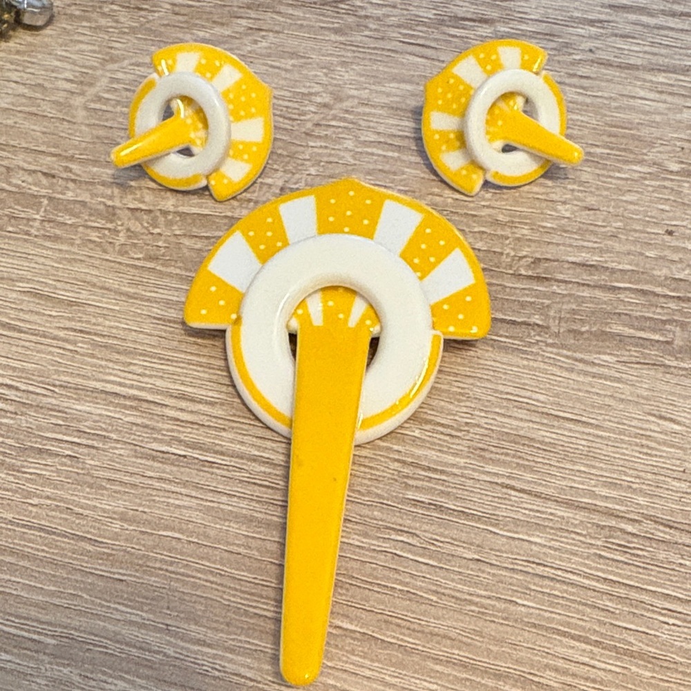 1960s pop art, lemon slice brooch and earring 3-D set